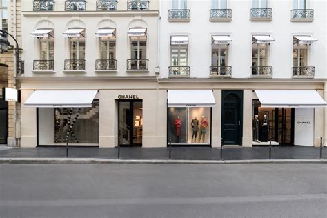 boutique chanel paris montaigne|Chanel montaigne Paris.